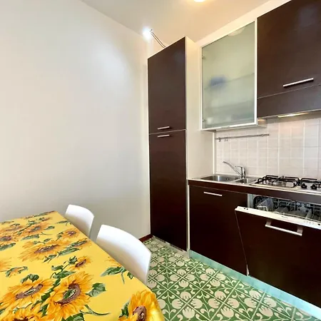 Stunning Sea View Flat Just 250m From The Apartamento *