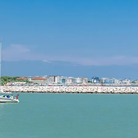 Apartment Stunning Sea View Flat Just 250m From The *