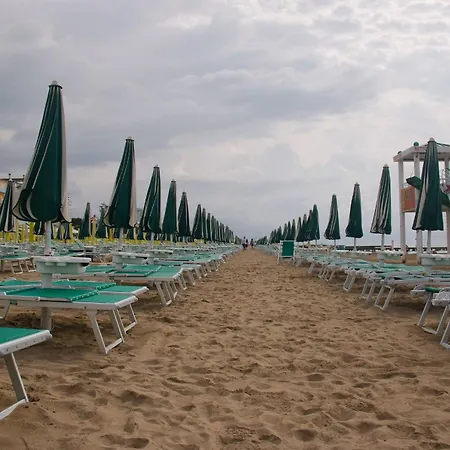 Apartment Stunning Sea View Flat Just 250m From The