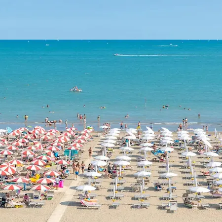 Stunning Sea View Flat Just 250m From The Apartment Porto Santa Margherita di Caorle