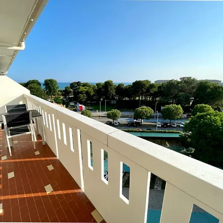 Apartment Stunning Sea View Flat Just 250m From The *