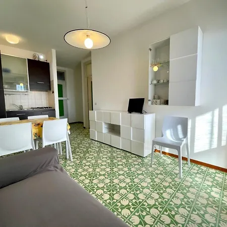 Stunning Sea View Flat Just 250m From The Apartment